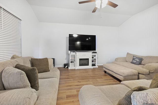 59810 Clifts Cove Dr, Plaquemine, LA 70764