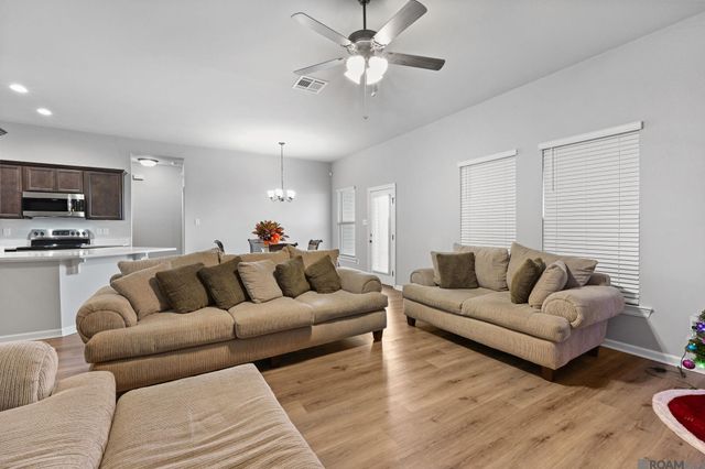 59810 Clifts Cove Dr, Plaquemine, LA 70764