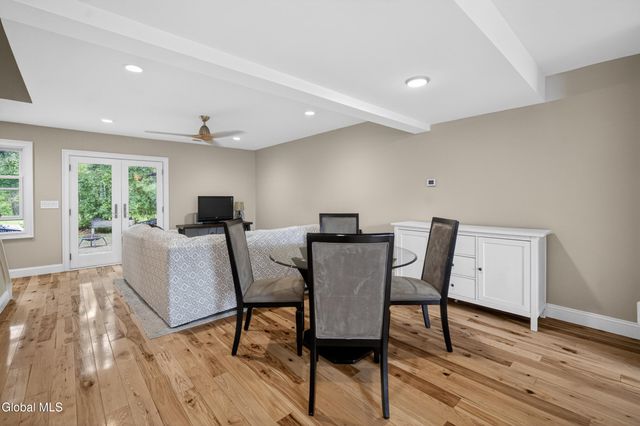 10 Redcoat Court, Halfmoon, NY 12065
