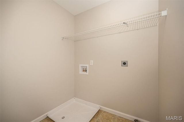 1319 N 4th Street, St Charles, MO 63301