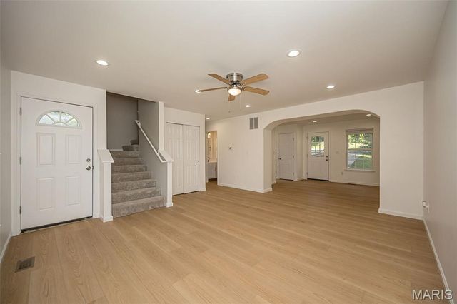 1319 N 4th Street, St Charles, MO 63301