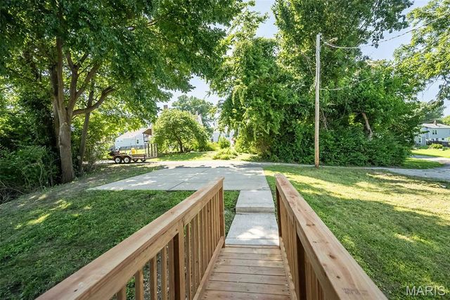 1319 N 4th Street, St Charles, MO 63301