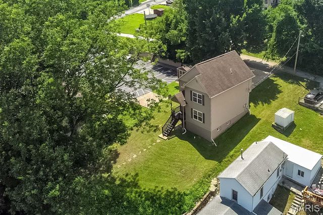 1319 N 4th Street, St Charles, MO 63301