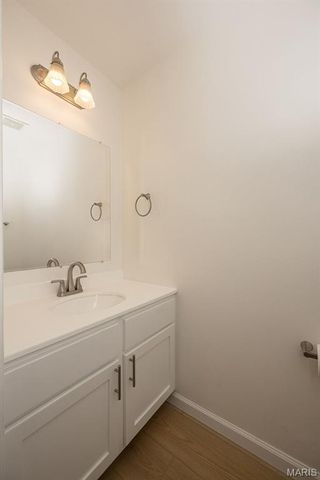 1319 N 4th Street, St Charles, MO 63301