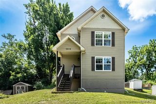 1319 N 4th Street, St Charles, MO 63301