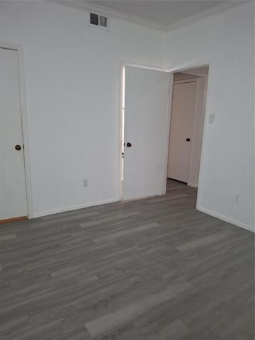2025 Augusta Drive 205, Houston, TX 77057