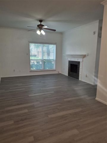 2025 Augusta Drive 205, Houston, TX 77057