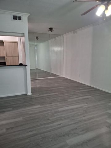2025 Augusta Drive 205, Houston, TX 77057