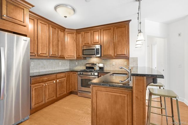 101 Sheldrake Place 12, Mamaroneck, NY 10543