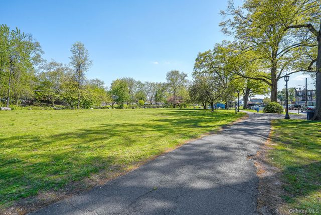 101 Sheldrake Place 12, Mamaroneck, NY 10543