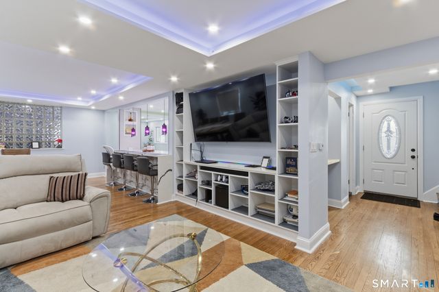 589 Racebrook Road, Orange, CT 06477