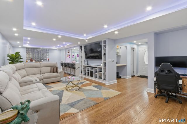 589 Racebrook Road, Orange, CT 06477