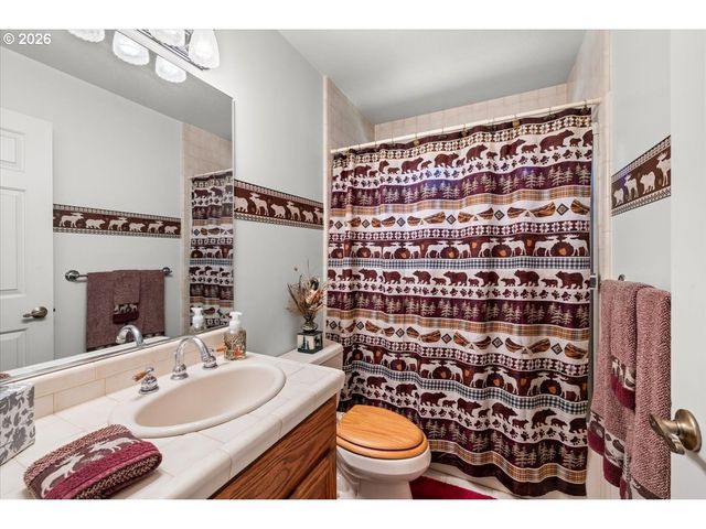 122 CARLOS Ave, Rogue River, OR 97537