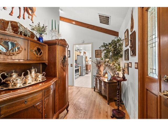 122 CARLOS Ave, Rogue River, OR 97537