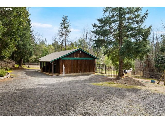 122 CARLOS Ave, Rogue River, OR 97537