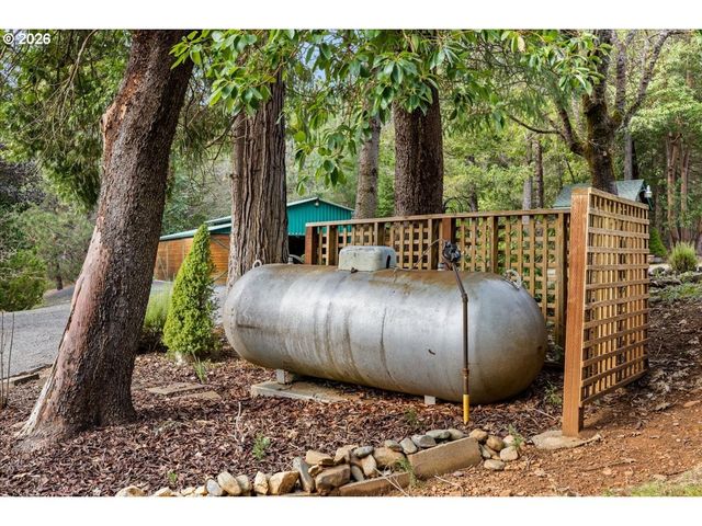 122 CARLOS Ave, Rogue River, OR 97537