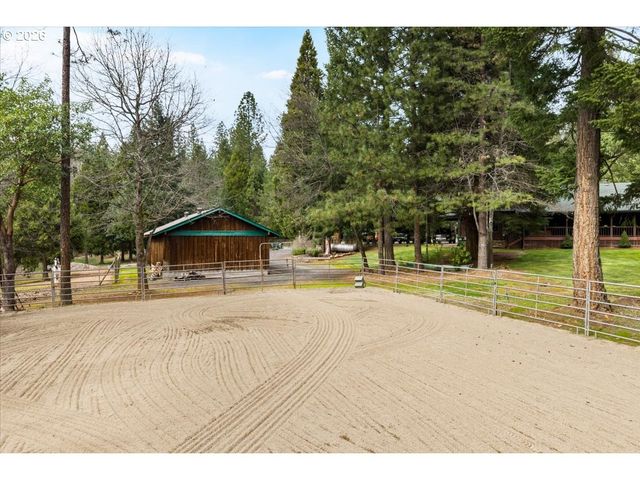 122 CARLOS Ave, Rogue River, OR 97537