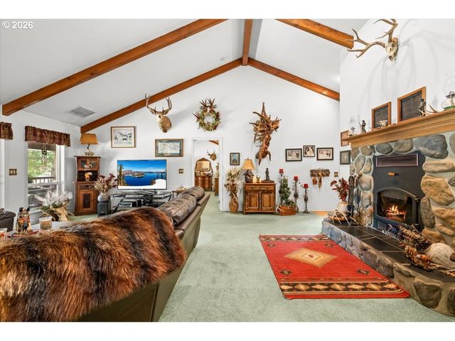 122 CARLOS Ave, Rogue River, OR 97537