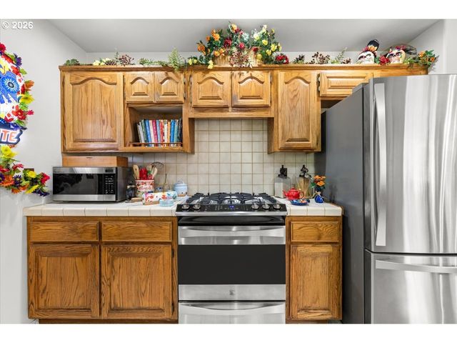 122 CARLOS Ave, Rogue River, OR 97537