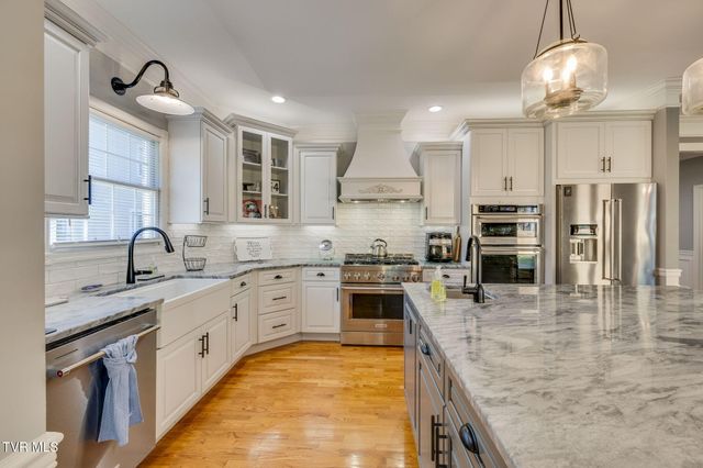 205 Rosehaven Court, Kingsport, TN 37663