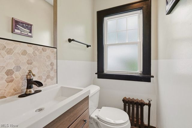 3871 Mayfield Road, Cleveland Heights, OH 44121