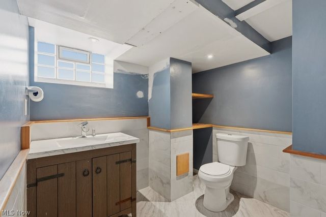 3871 Mayfield Road, Cleveland Heights, OH 44121
