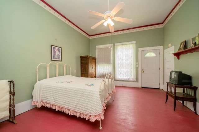 508 N Soda Street, Jefferson, TX 75657