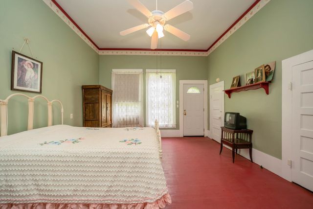 508 N Soda Street, Jefferson, TX 75657