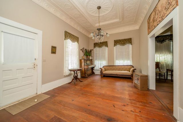 508 N Soda Street, Jefferson, TX 75657