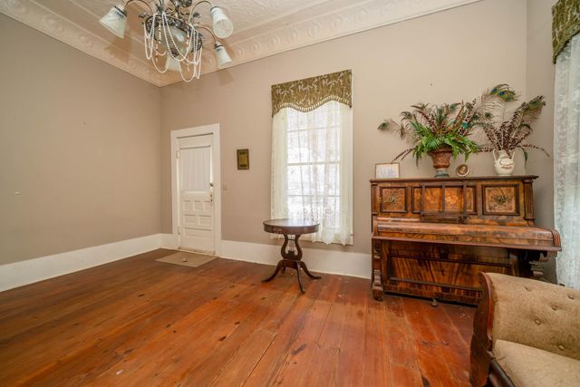 508 N Soda Street, Jefferson, TX 75657