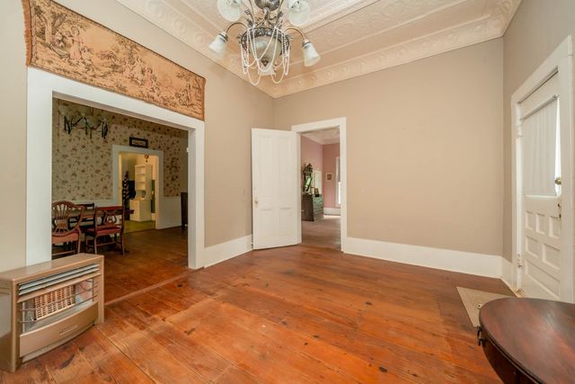 508 N Soda Street, Jefferson, TX 75657