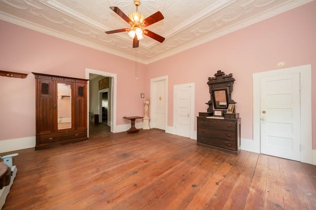 508 N Soda Street, Jefferson, TX 75657