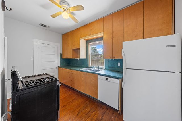 821 Moore St, Kerrville, TX 78028