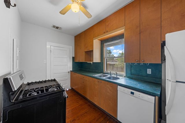 821 Moore St, Kerrville, TX 78028