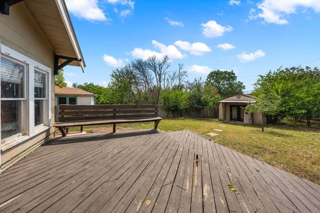 821 Moore St, Kerrville, TX 78028