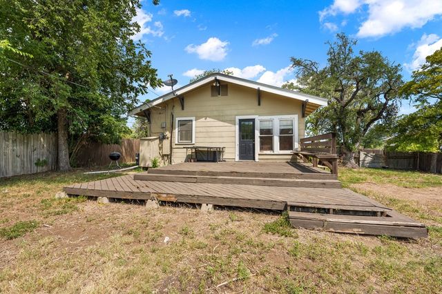 821 Moore St, Kerrville, TX 78028