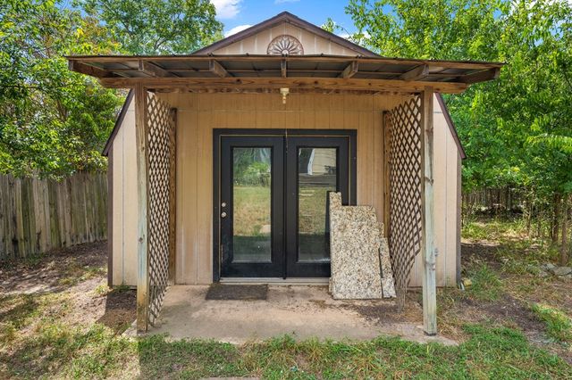 821 Moore St, Kerrville, TX 78028