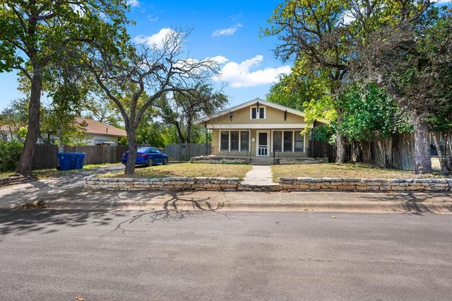 821 Moore St, Kerrville, TX 78028