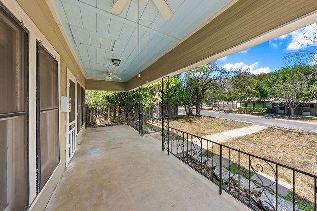 821 Moore St, Kerrville, TX 78028
