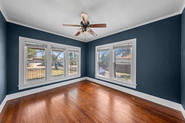 821 Moore St, Kerrville, TX 78028