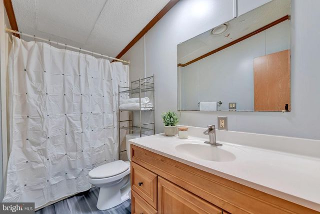462 SARAH ANNE DR, Lothian, MD 20711