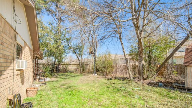 4112 Pine Shadows Street, Dickinson, TX 77539