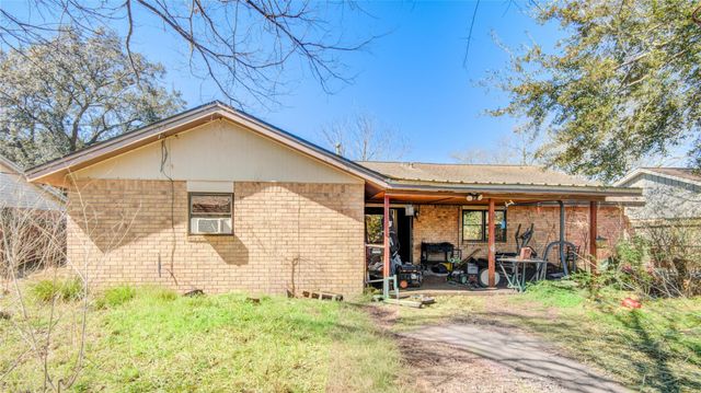 4112 Pine Shadows Street, Dickinson, TX 77539
