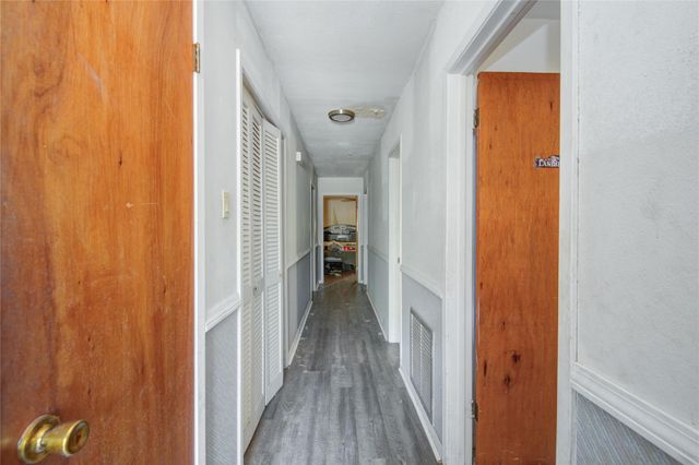 4112 Pine Shadows Street, Dickinson, TX 77539