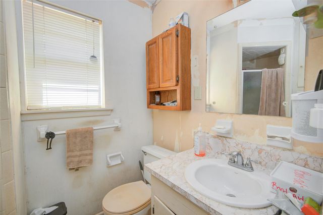 4112 Pine Shadows Street, Dickinson, TX 77539