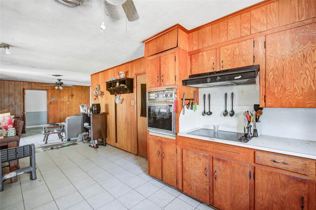 4112 Pine Shadows Street, Dickinson, TX 77539