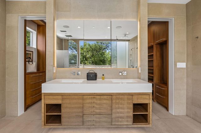 16 Sundown PKWY, Austin, TX 78746