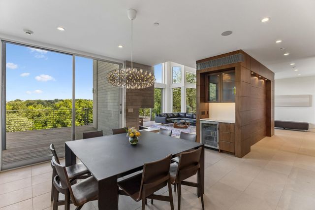 16 Sundown PKWY, Austin, TX 78746