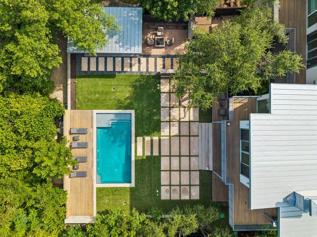 16 Sundown PKWY, Austin, TX 78746