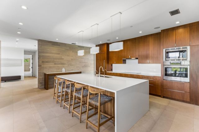 16 Sundown PKWY, Austin, TX 78746